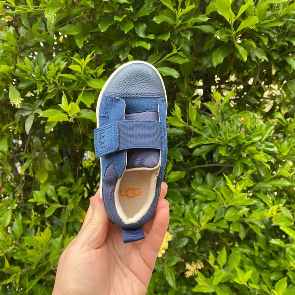 NWOT UGG Rennon Low Casual Shoes - Picture 4 of 9